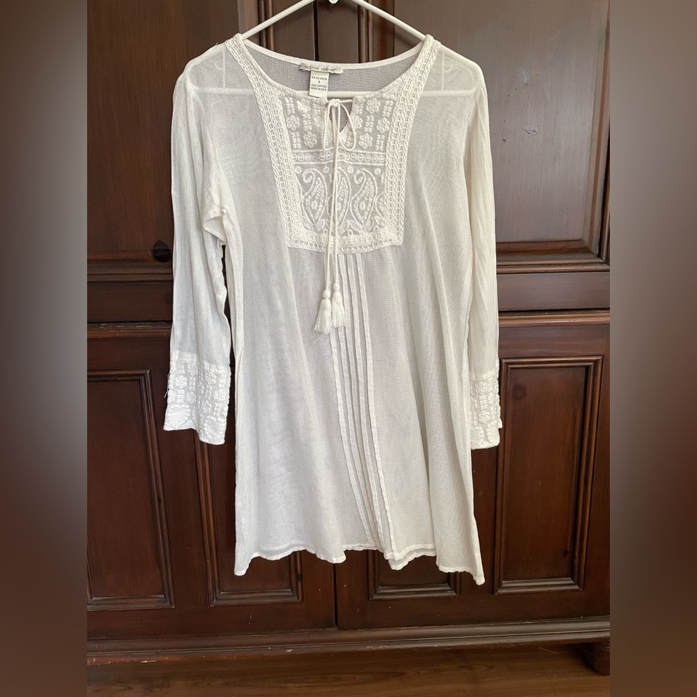 White Tunic Embroidered Women’s Top, Size Small, NWOT, 100% Cotton NWOT